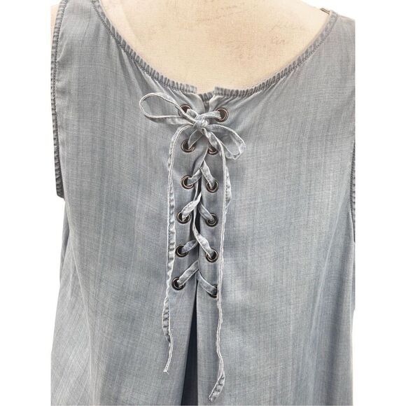 ￼two by Vince Compto ￼ sleeveless denim top ties at the back or the front size m - Picture 10 of 14